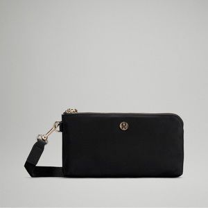 Lululemon Curved Wristlet - Black/Gold